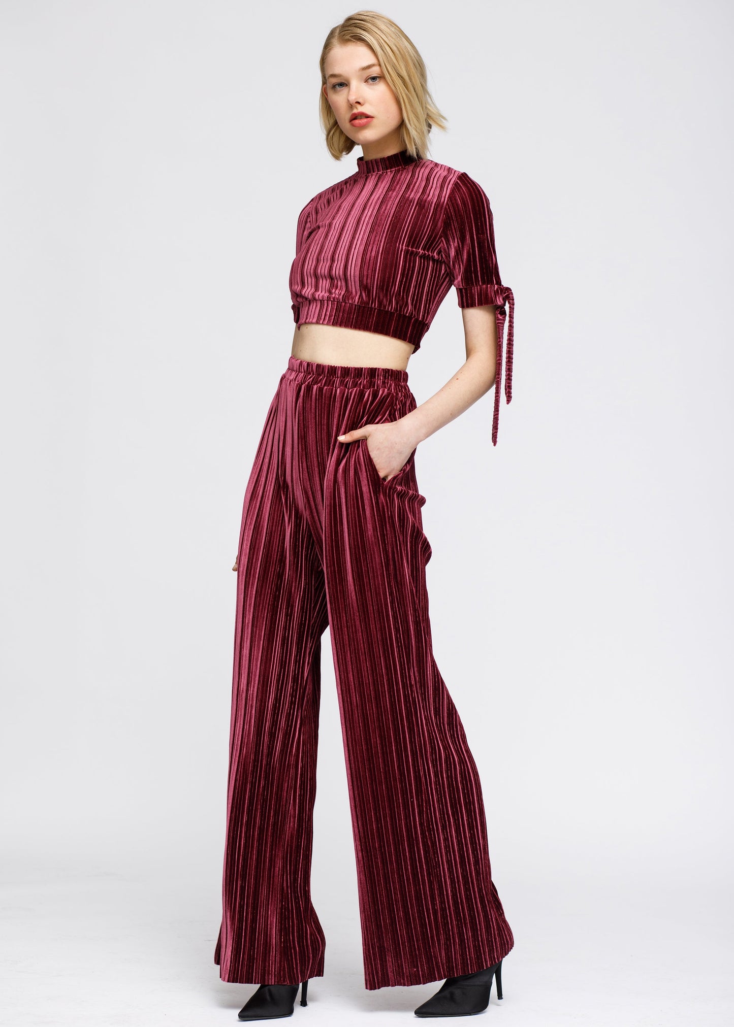 Mock-Neck Velvet Crop Top In Mulberry