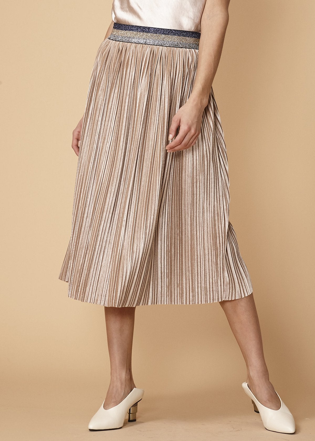 Glitter Waistband Pleated Skirt in Champagne