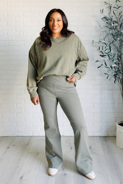 Quick Fix Mineral Wash Crew Neck Pullover in Army Green